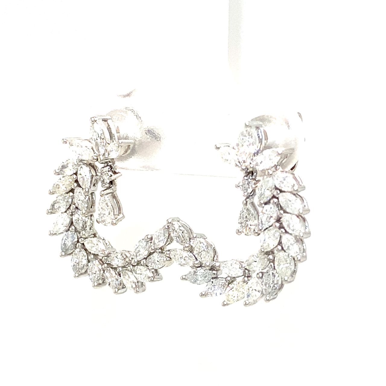 18K White Gold Diamond Earring
