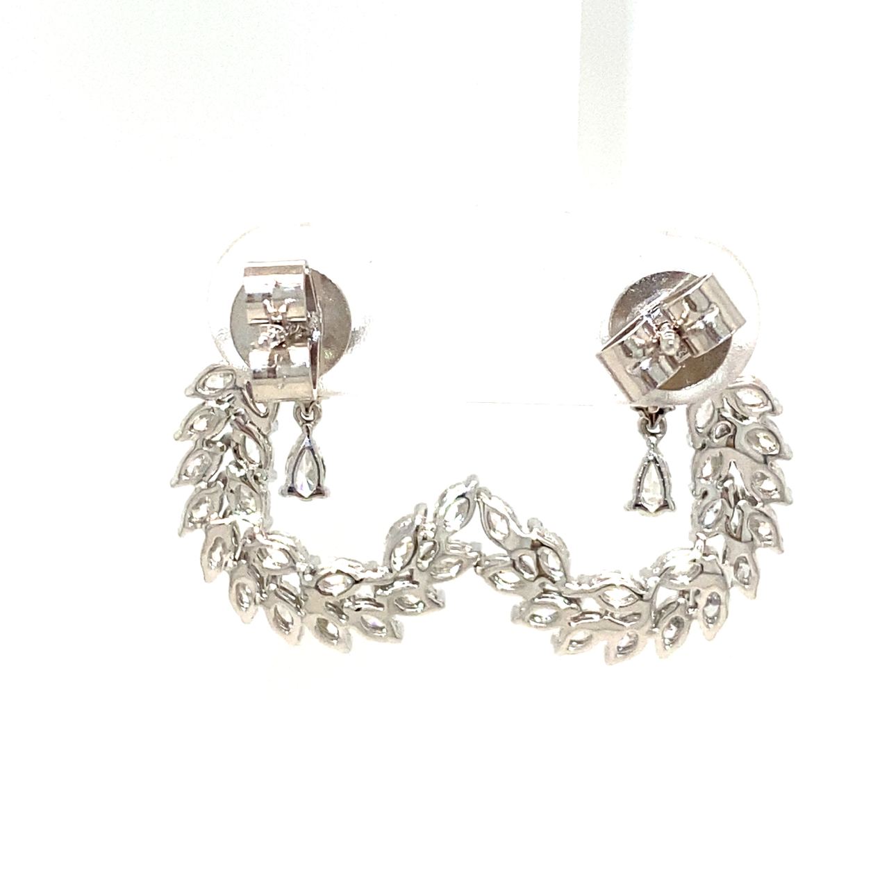 18K White Gold Diamond Earring