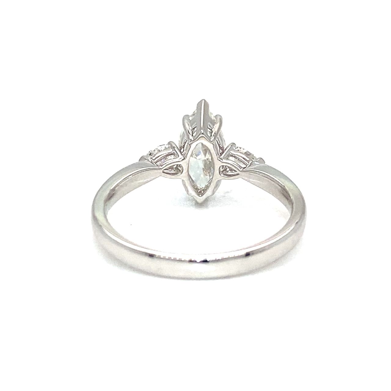 18K White Gold Diamond Ring