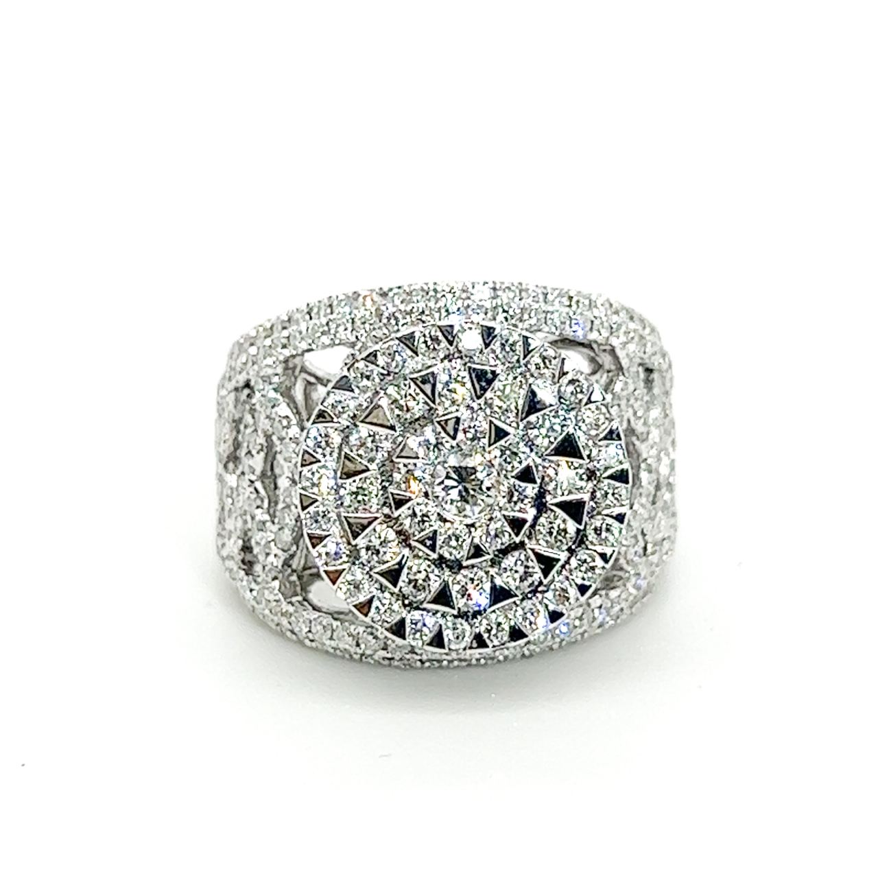 18K White Gold Gamma Thick Side Lotus Cluster Top Diamond Ring