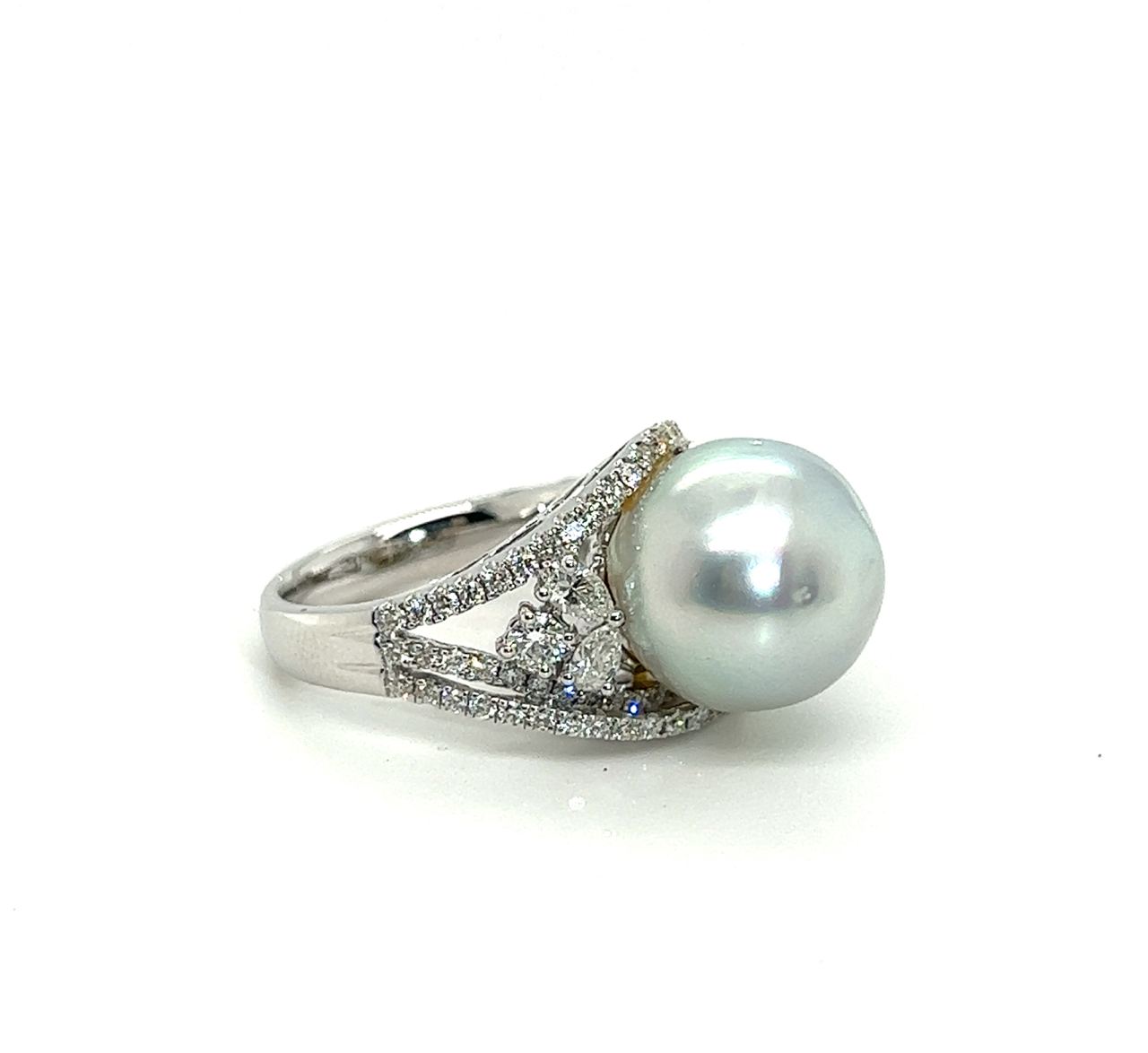 18K White Gold Pearl Diamond Ring