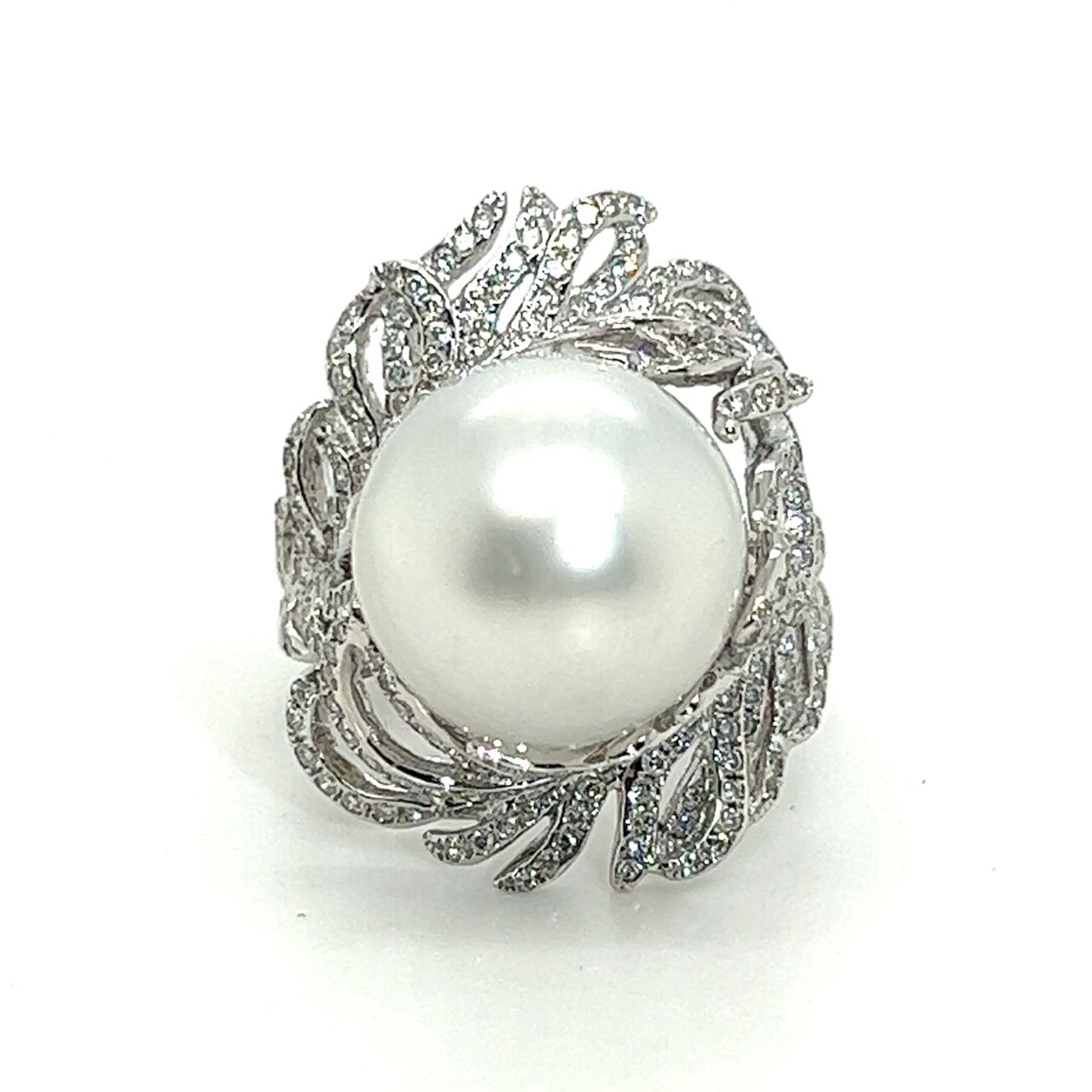 18K White Gold Pearl Diamond Ring