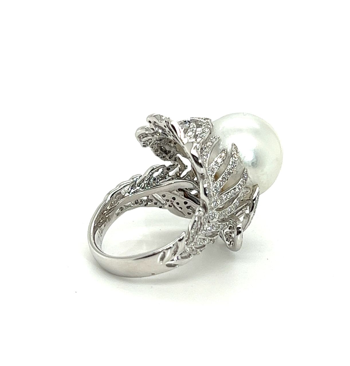18K White Gold Pearl Diamond Ring