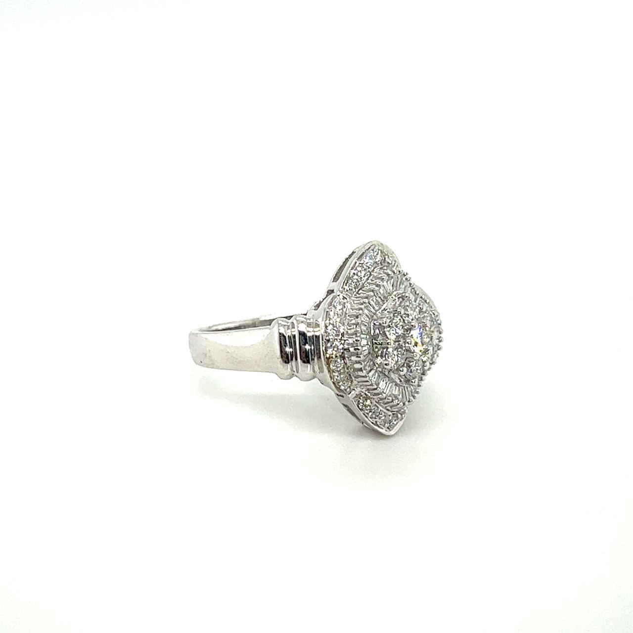 18K White Gold Diamond Ring