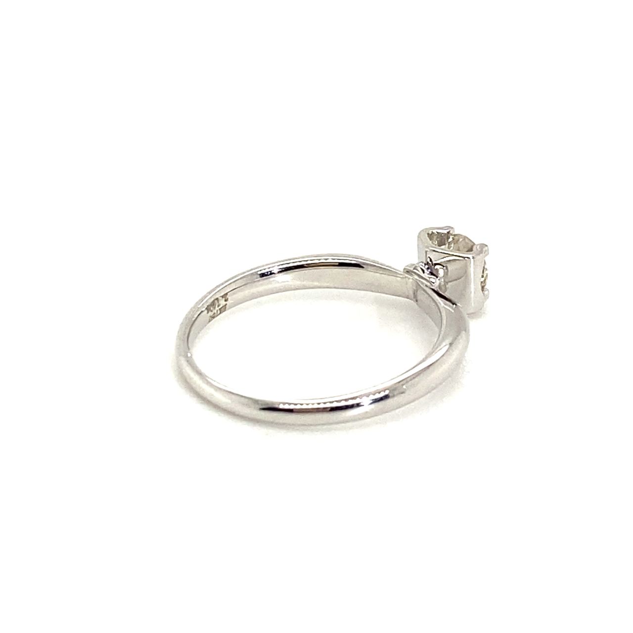 18K White Gold Solo Top Diamond Ring