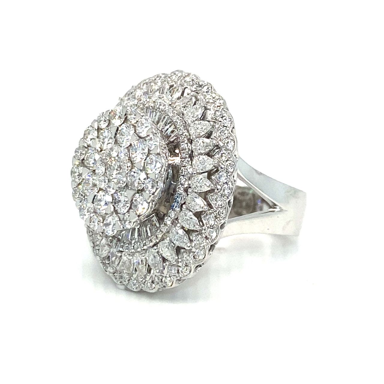 18K White Gold Diamond Ring