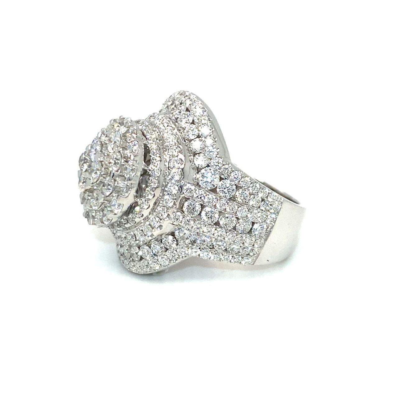 18K White Gold Diamond Ring