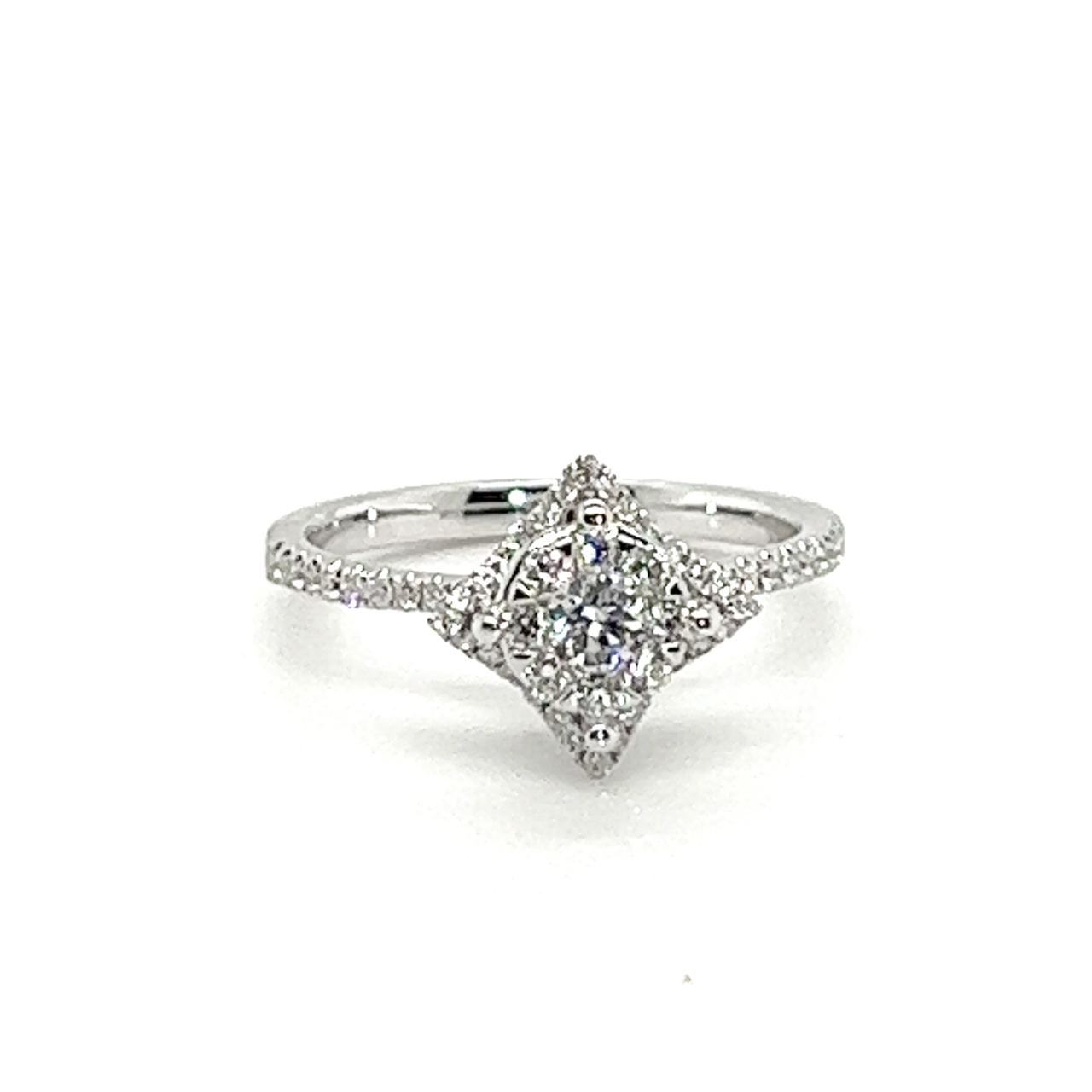 18K White Gold Sharp Flower Lotus Cluster Diamond Ring